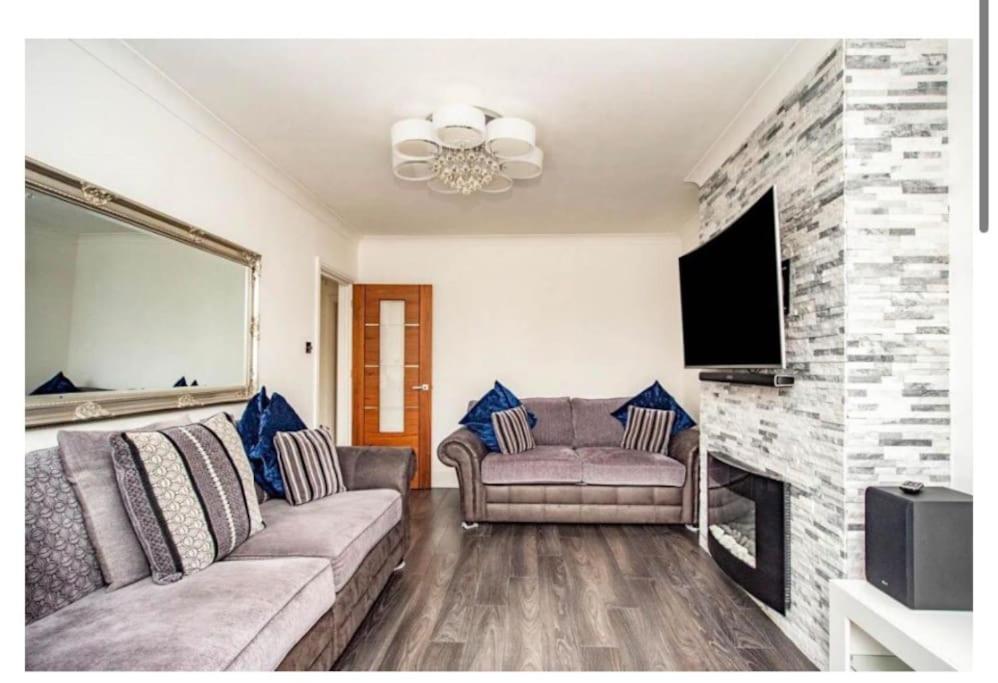 2 Bed - Walking Distance To Harry Potter Studio Daire Watford  Dış mekan fotoğraf