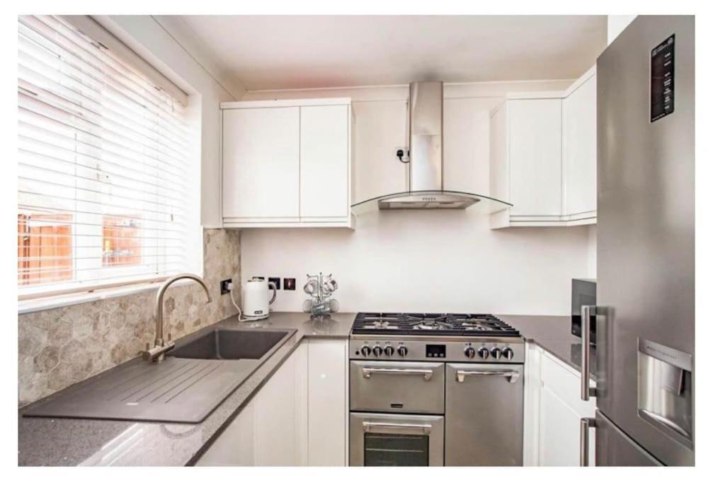 2 Bed - Walking Distance To Harry Potter Studio Watford  Dış mekan fotoğraf